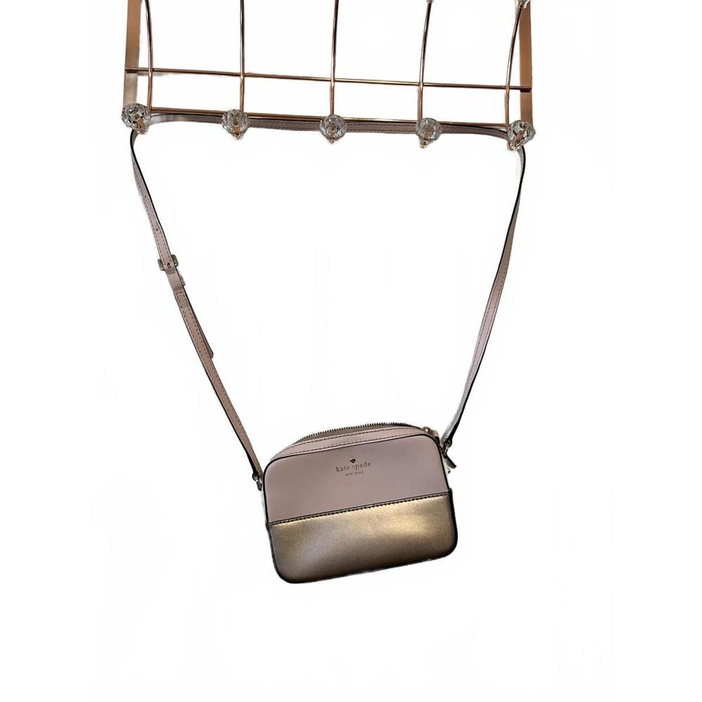 Kate Spade Ivy Street Clover Crossbody Bag in Nude/Pink & Bronzed Gold